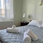 180° View *