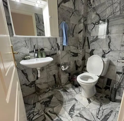 180° View *
