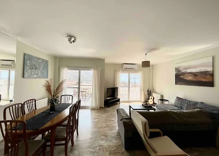 180° View *