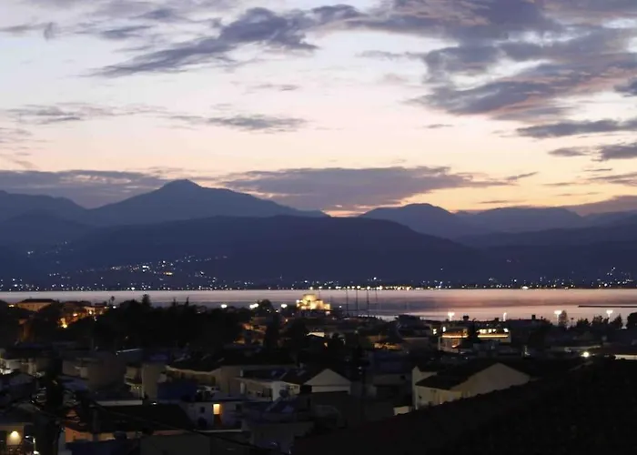 180° View 纳夫普利翁