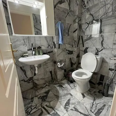 180° View *