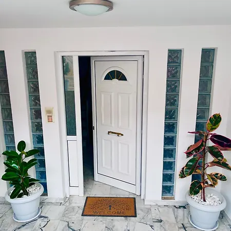 Apartment 180° View